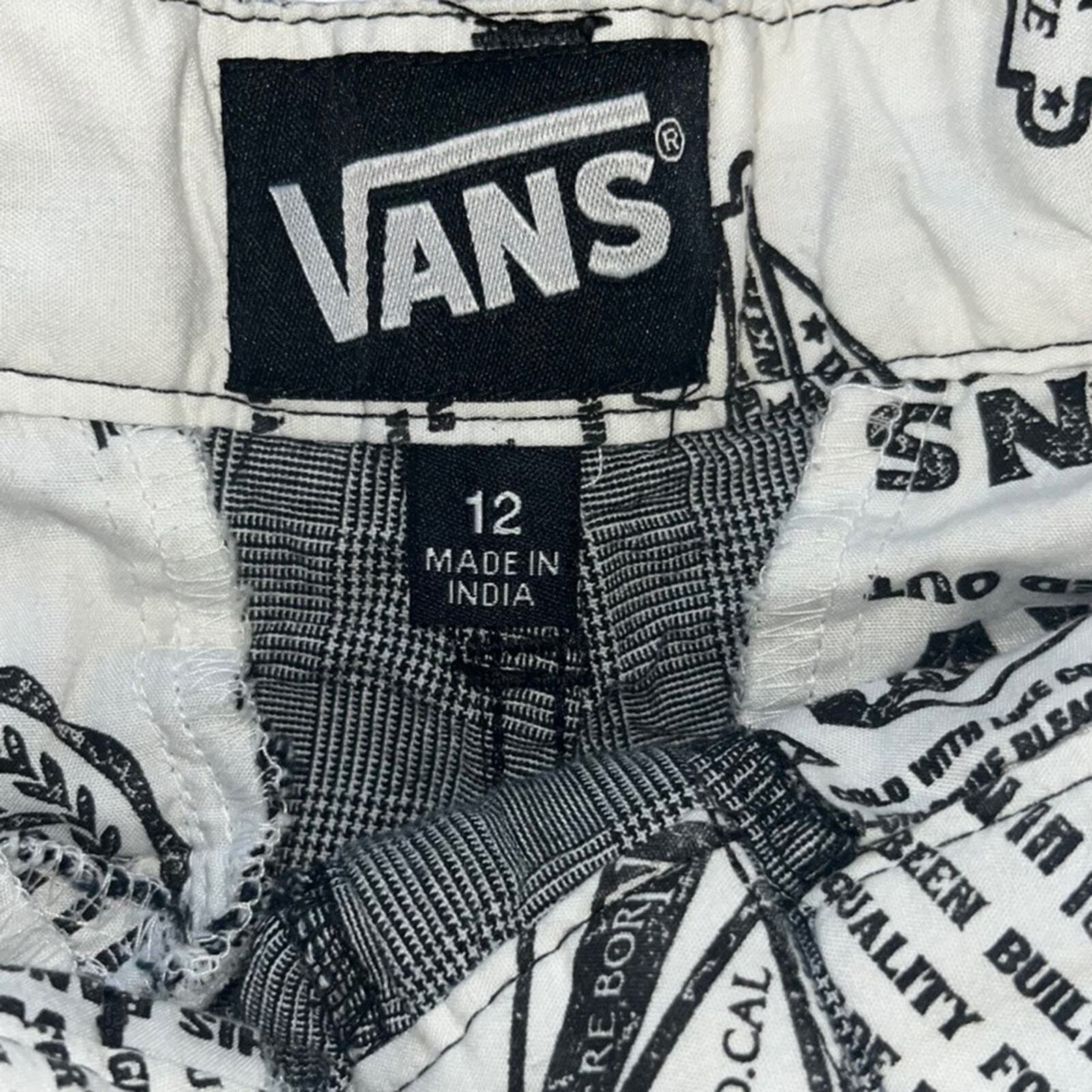 VANS boys black & white board shorts size 12