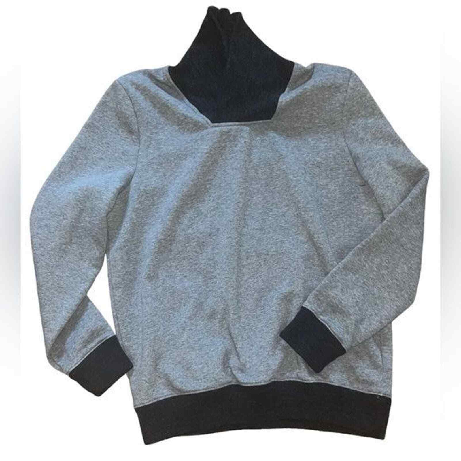 H&M Comfy Gray & Black Pullover with Collard Neck Size Medium