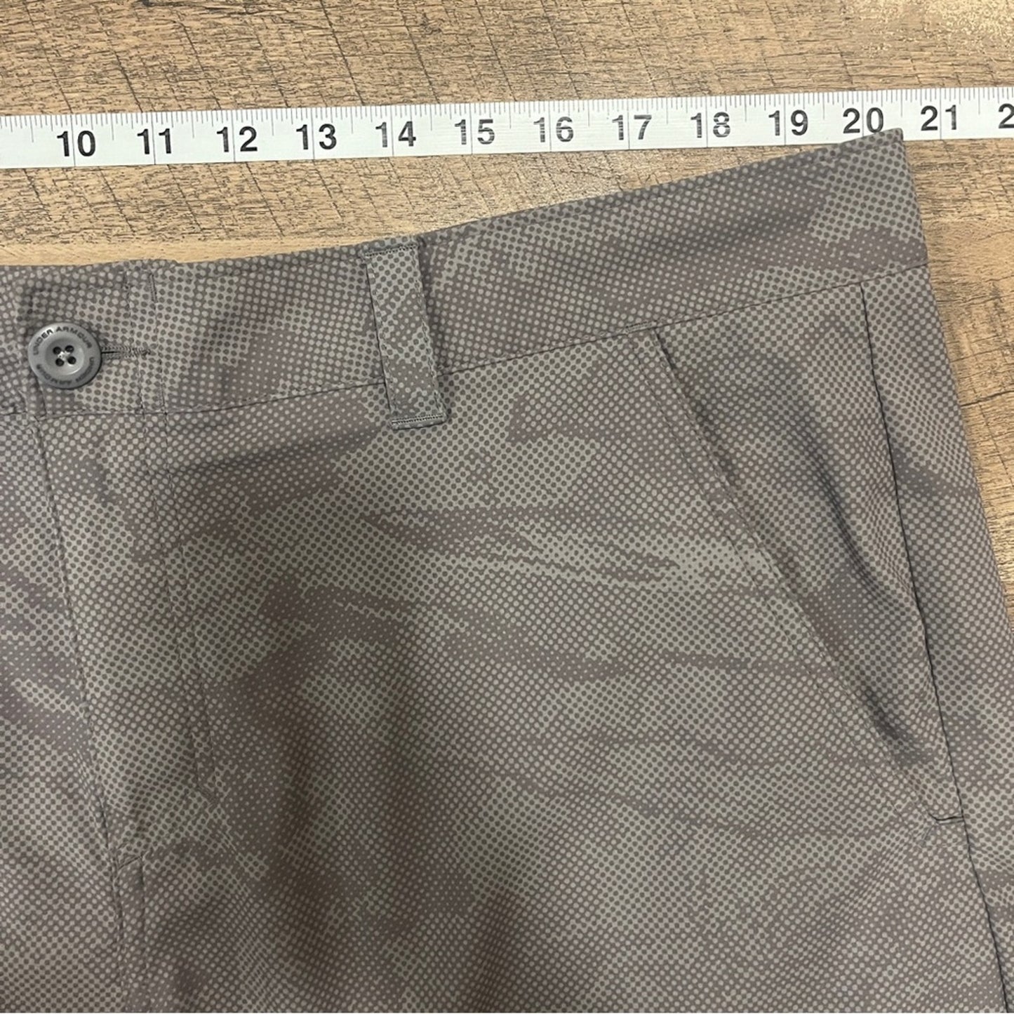 Under Armour Heatgear Gray Shorts Mens Size 40 Summer Island Beach Resort Travel