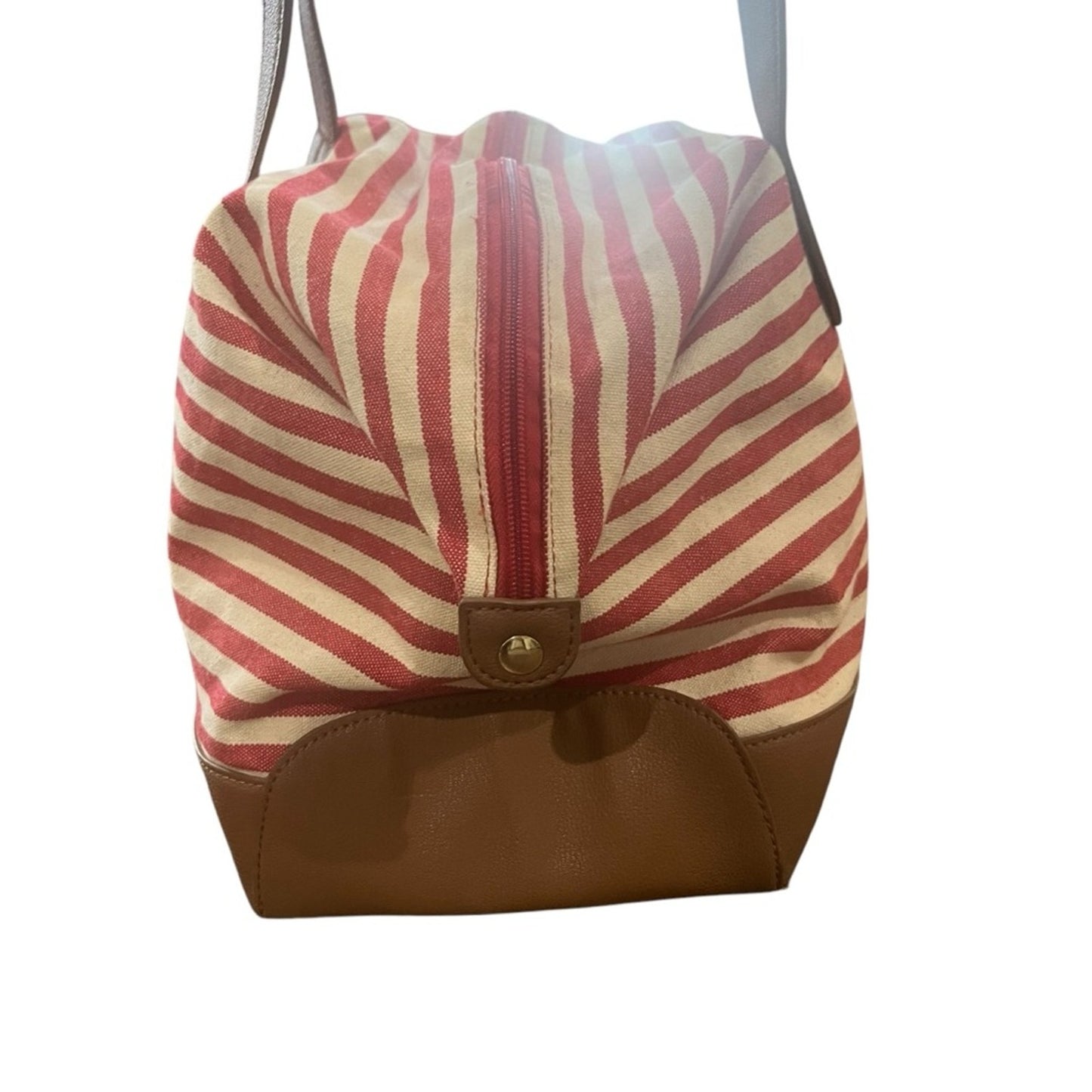 Tommy Hilfiger Womens Shoulder Bag Lightweight Red Tan Stripe Casual Overnight