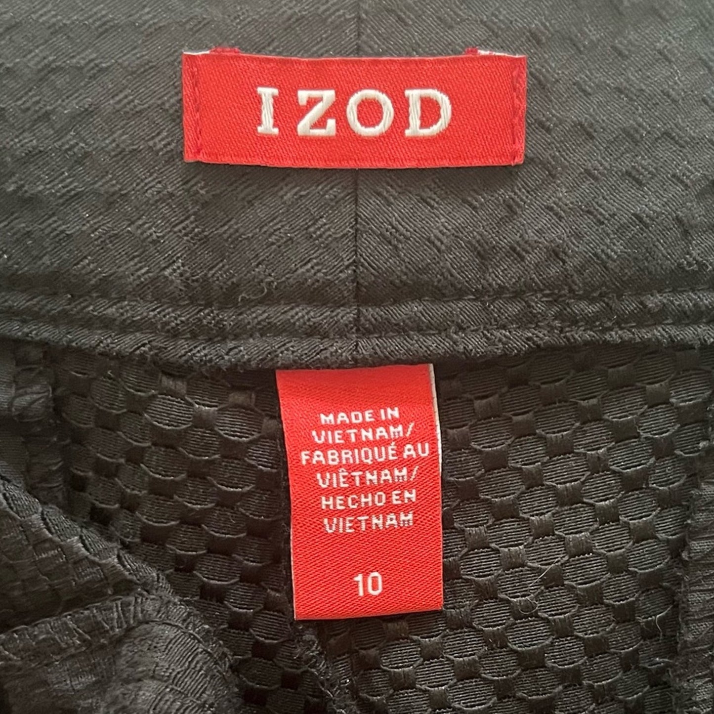 IZOD Black Textured Womens Chino Shorts 10 Bermuda Flat Front Golf Casual Simple
