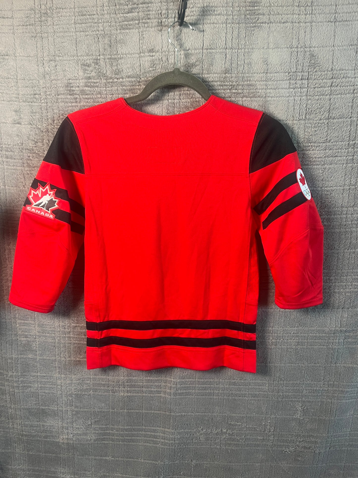Nike Team Canada Youth Hockey Replica Jersey Red Size 6 NWT