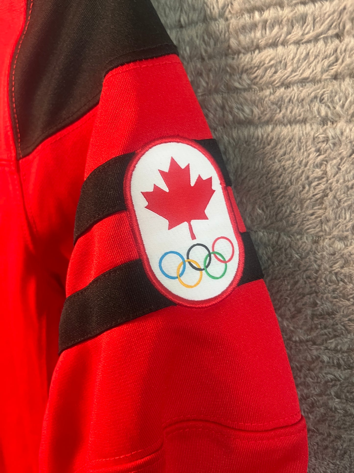 Nike Team Canada Youth Hockey Replica Jersey Red Size 6 NWT