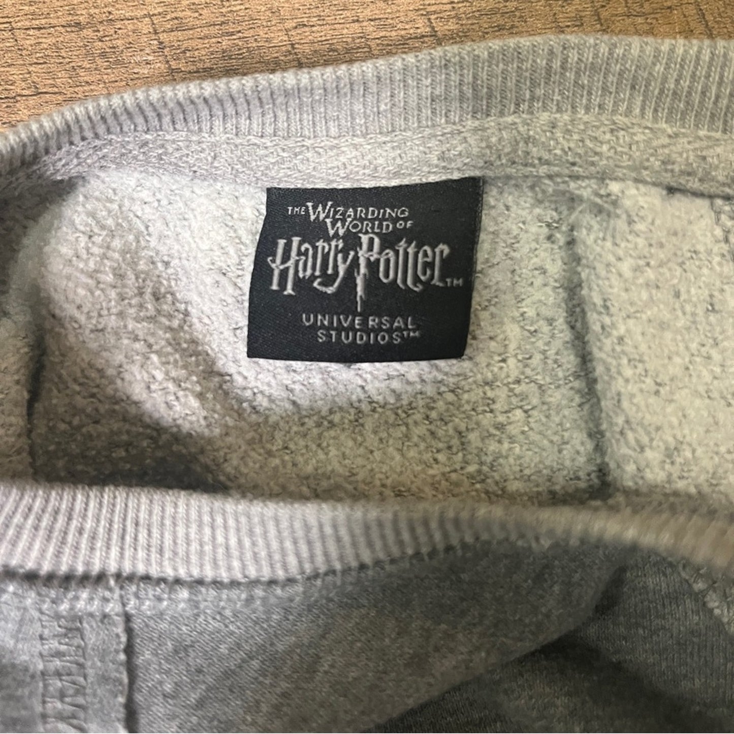 Harry Potter Sweatshirt Womens Small Crewneck Wizard Gryffindor Gray Universal