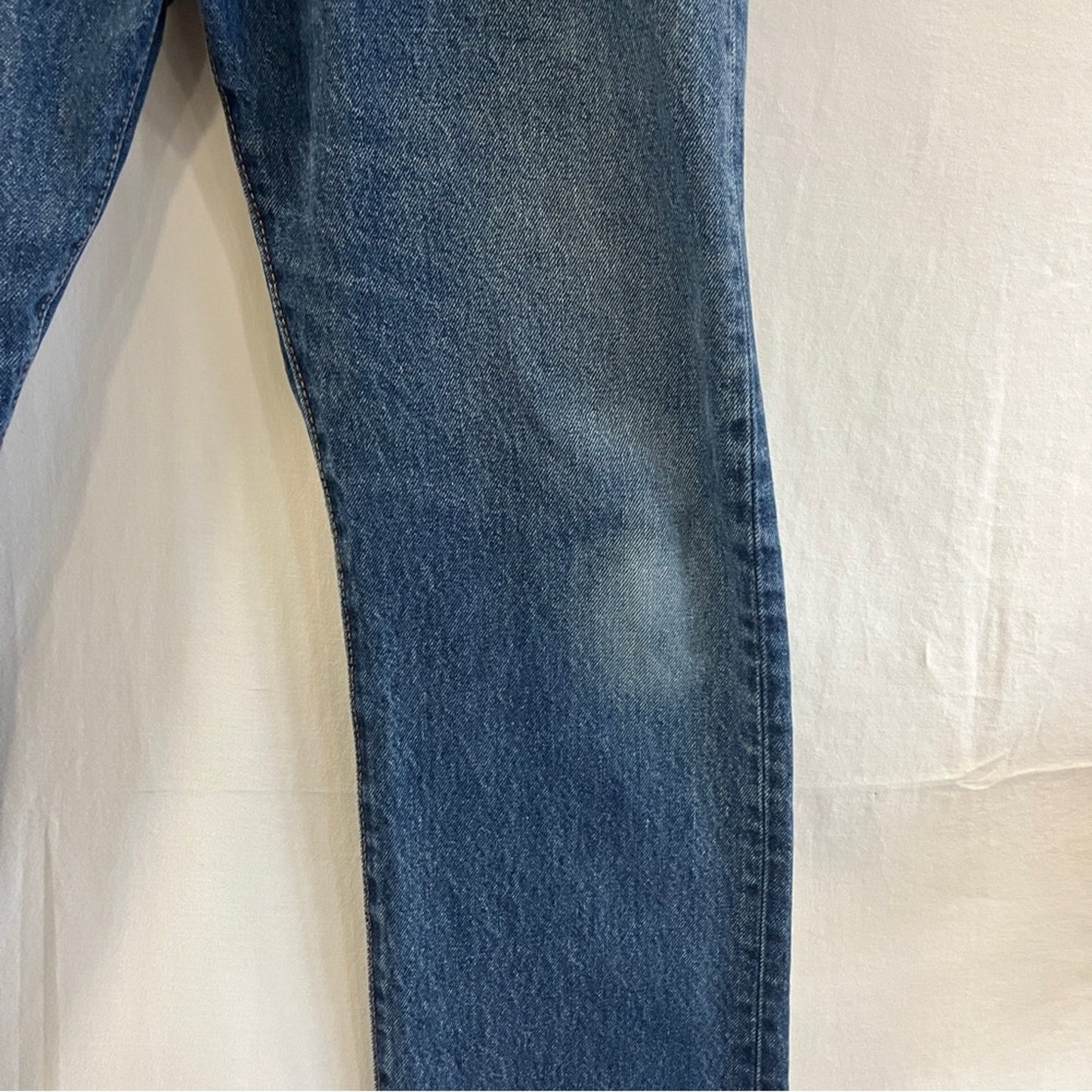 Levi's 501 Buttonfly Straight Medium Wash Denim Jeans Mens 34x30 Classic Basic