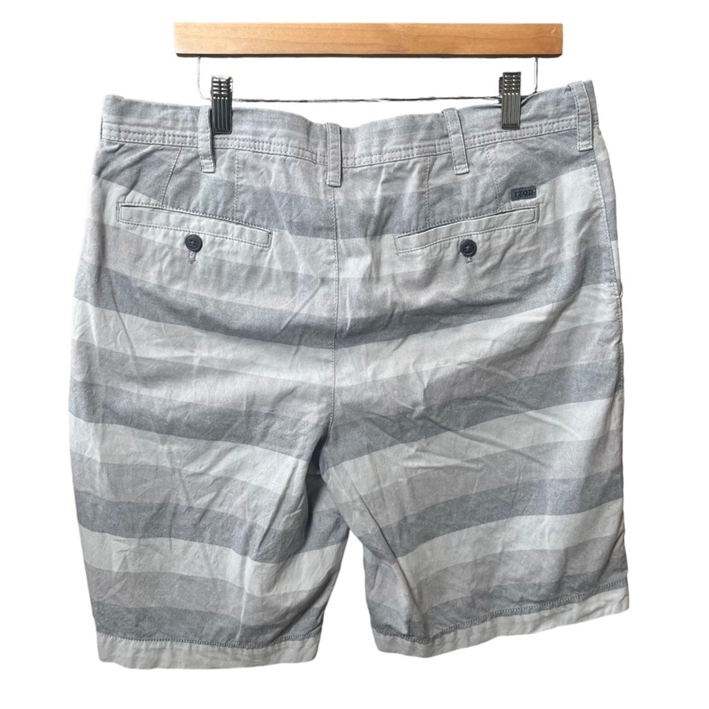 IZOD Mens Size 36 Gray White Striped Flat Front Shorts