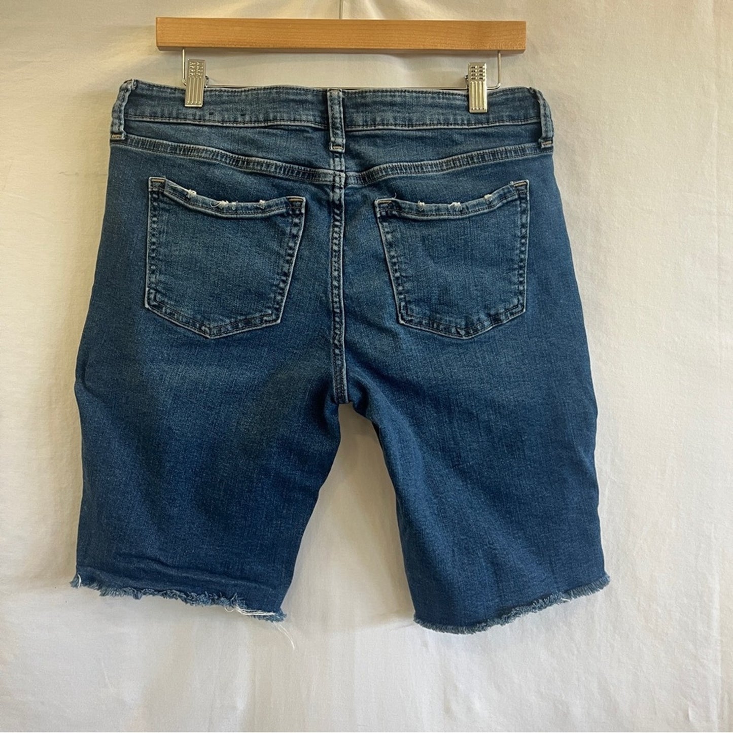Gap Bermuda Denim Shorts Womens Size 8 Raw Hem Basic Simple Casual Minimalist