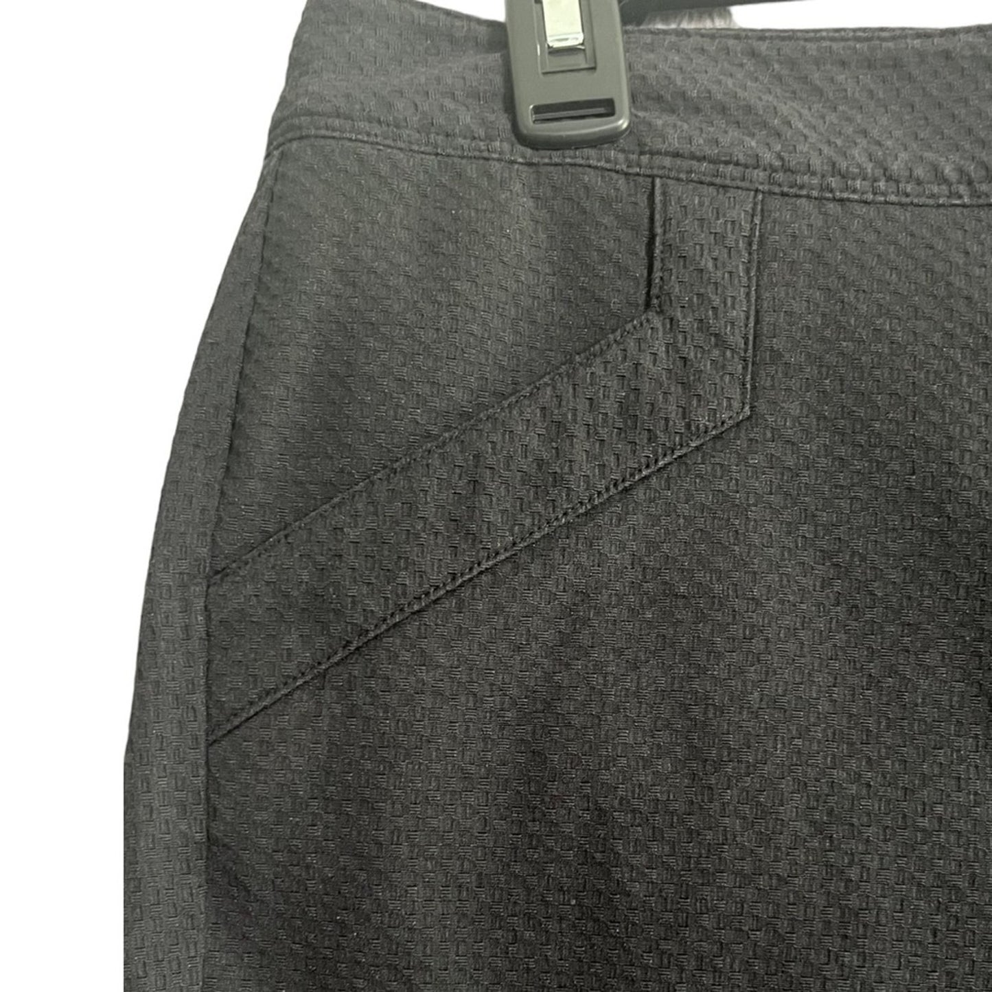 IZOD Black Textured Womens Chino Shorts 10 Bermuda Flat Front Golf Casual Simple