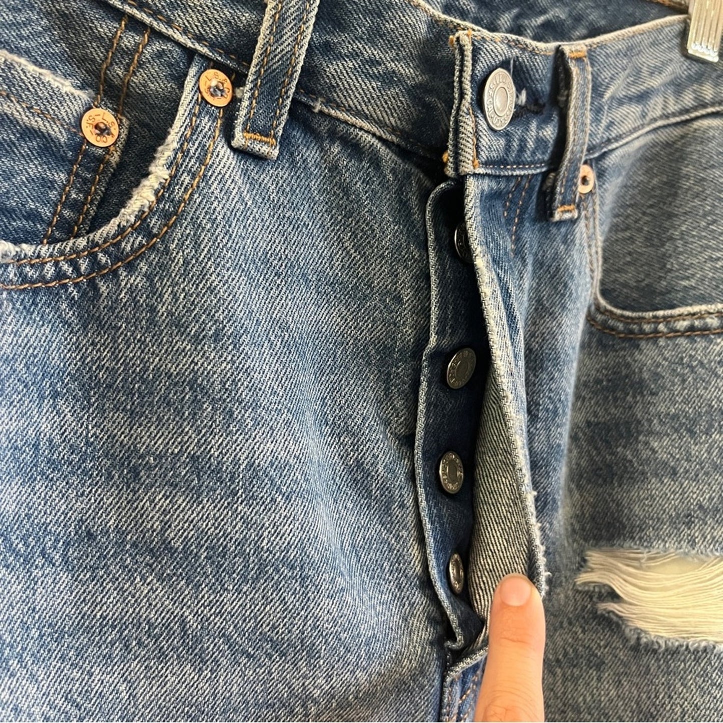 Levi's Premium Denim Jean Button Fly Midi Skirt Raw Hem Distressed Size 26 Slit