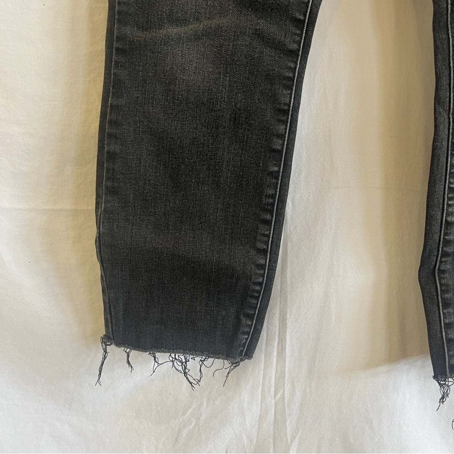 Lauren Conrad Black Skinny Denim Jeans Womens Size 10 Raw Hem Stretch Basic