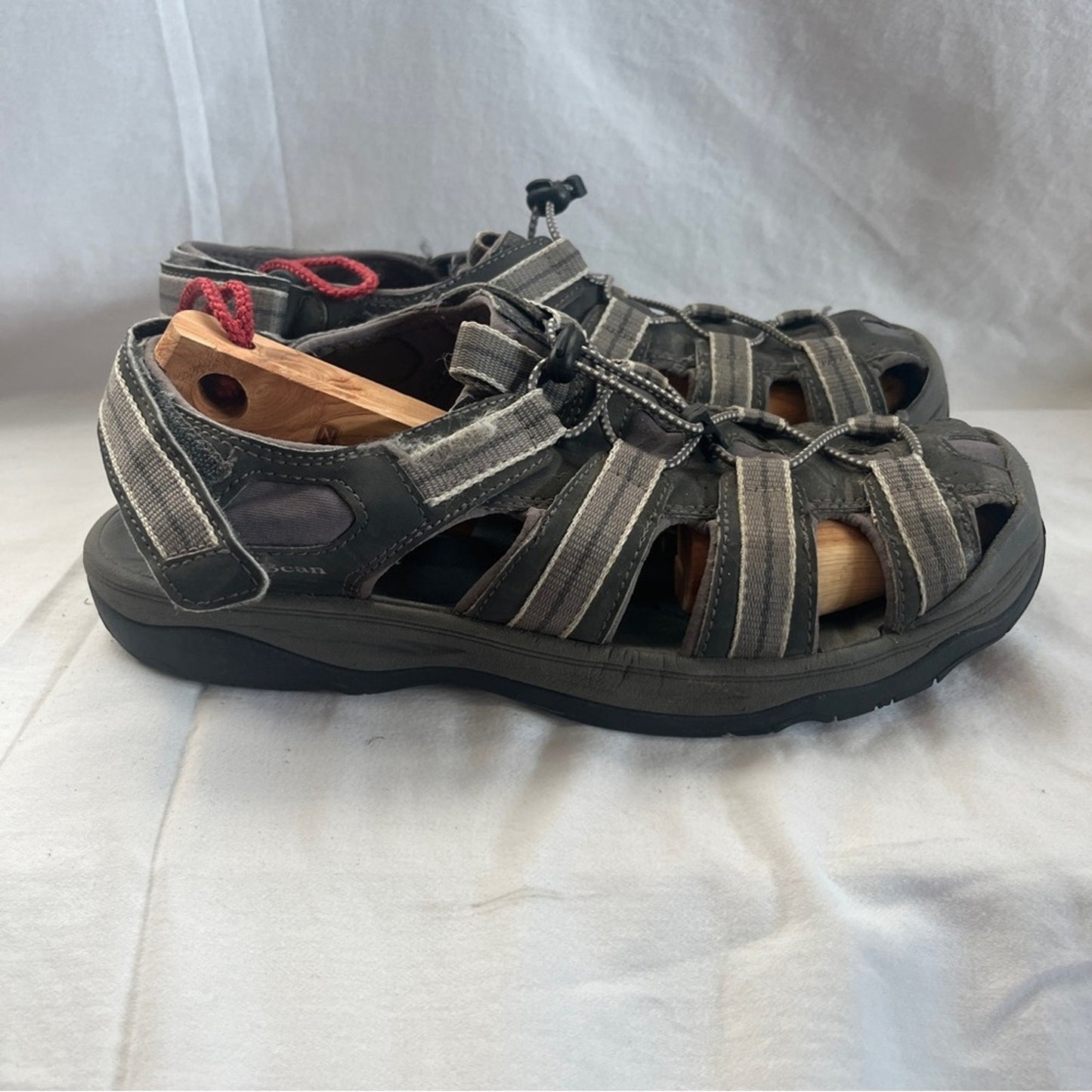 LL Bean Closed Toe Sandal Mens Sz 11 Water Shoe Hiking Durable Outdoor Gorpcore