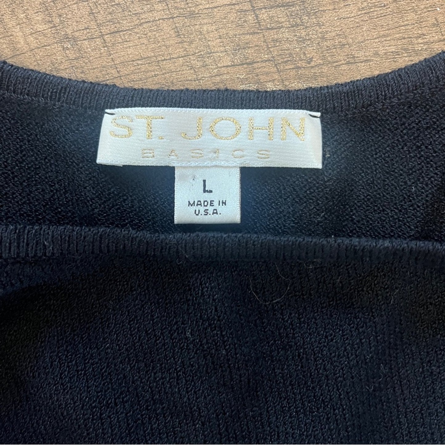 St John Basic Black Crop Top Womens Size Large Knit Scoop Neck Staple Basic Edgy