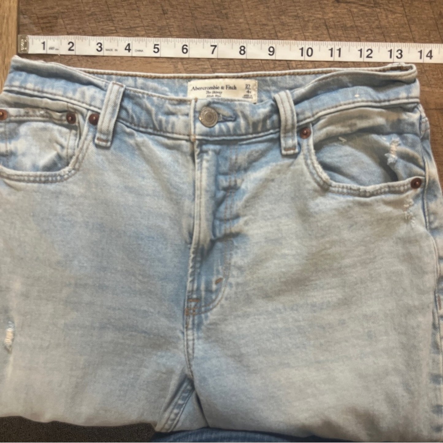 Abercrombie & Fitch The Skinny High Rise Light Wash Denim Jeans Womens 4 Short