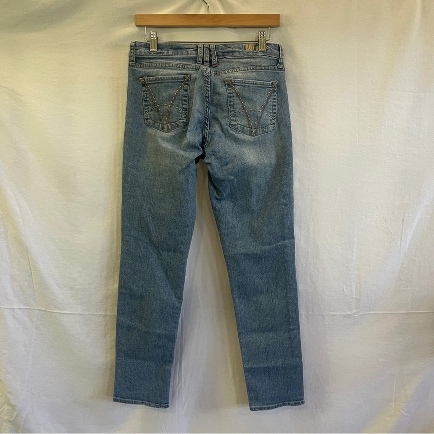 Kut From The Kloth Straight Taper Jeans Womens Size 6 Light Wash Basic Classic