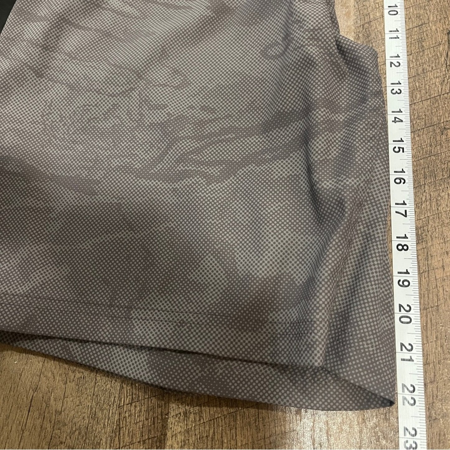 Under Armour Heatgear Gray Shorts Mens Size 40 Summer Island Beach Resort Travel