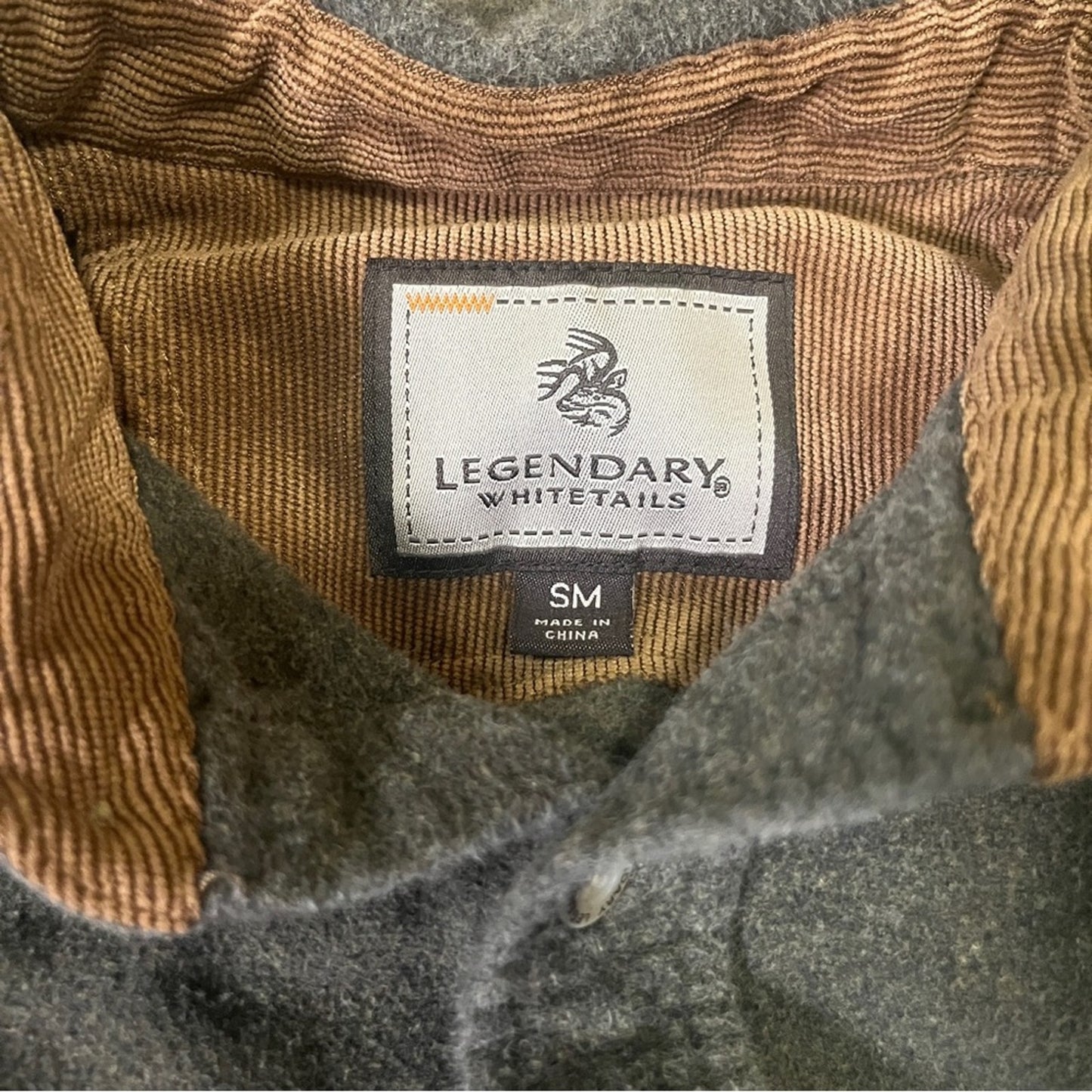Legendary Whitetails Buck Camp Mens Small Button Down Shirt Green Rugged Work