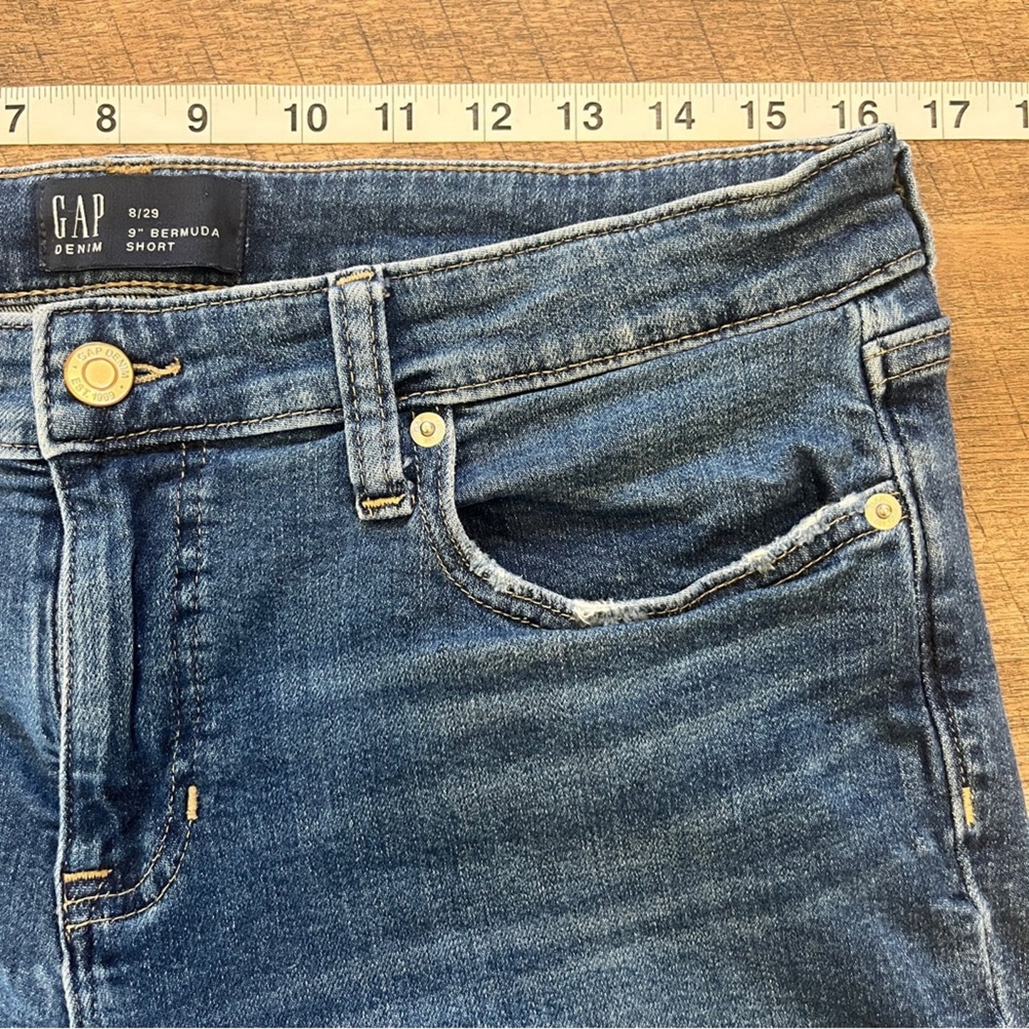 Gap Bermuda Denim Shorts Womens Size 8 Raw Hem Basic Simple Casual Minimalist