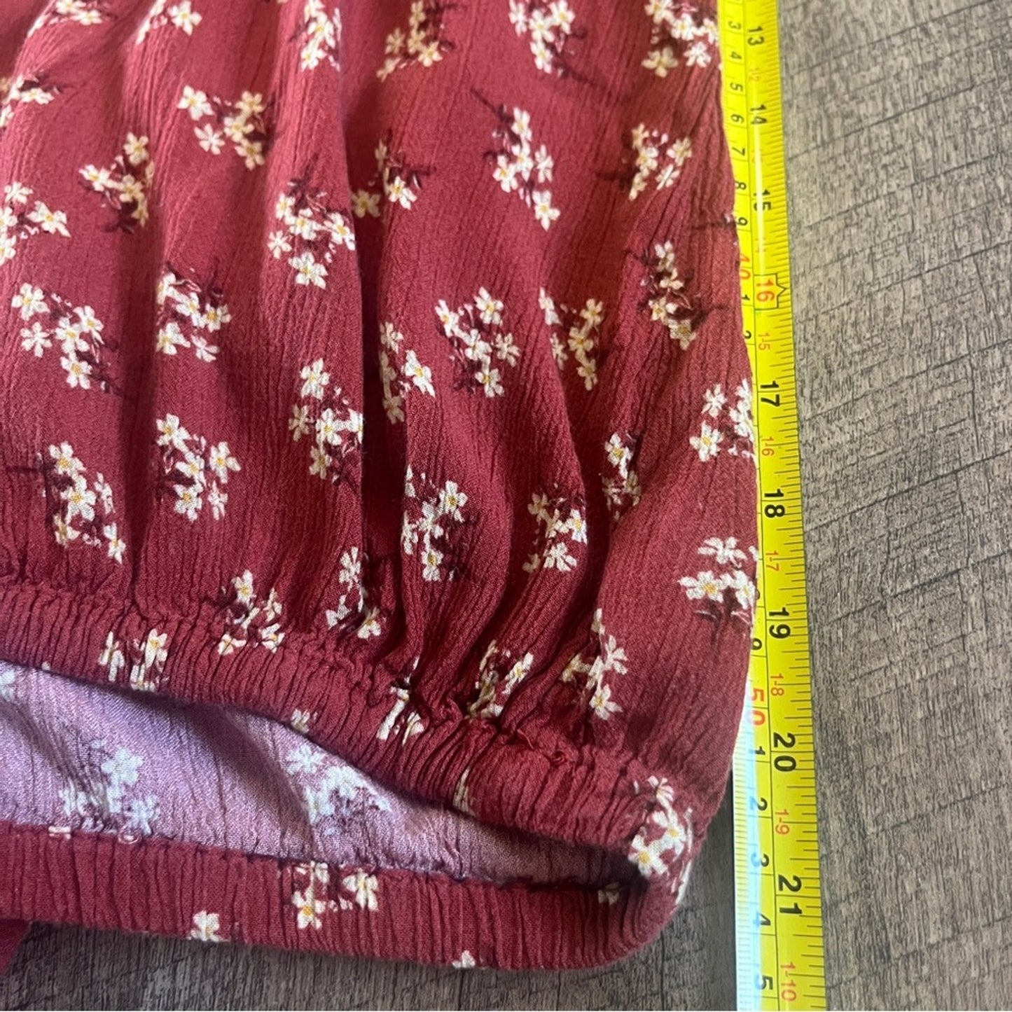 American Eagle Maroon Floral Top Womens Medium Ruffle Neck Rust Red Poet Boho
