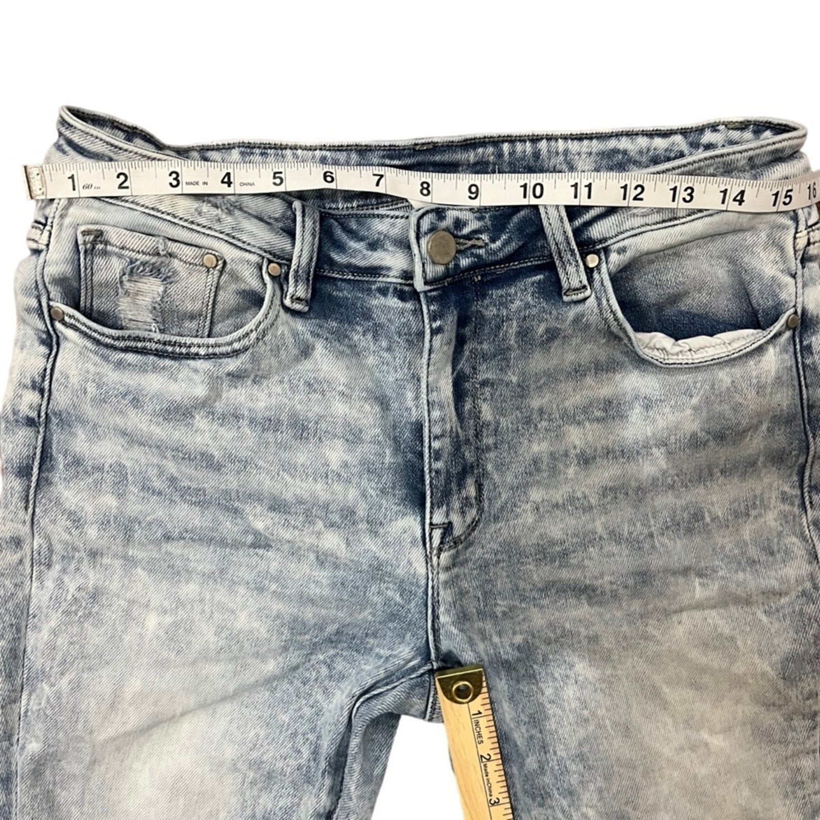 Altar'd State Jeans Womens Size 11 Distressed Frayed Hem Cut Off blue Light Wash