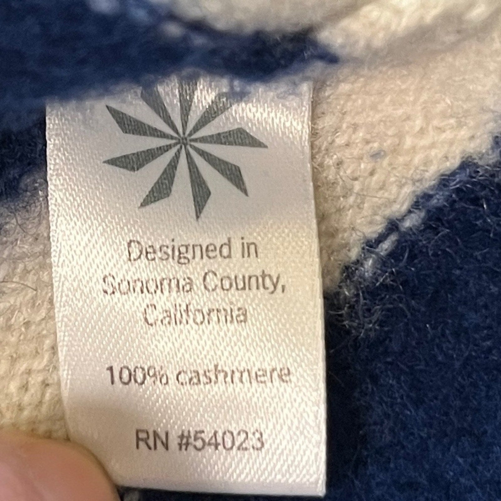 Athleta Backcountry 100% Cashmere Sweater Womens Size XS Blue White Striped Soft