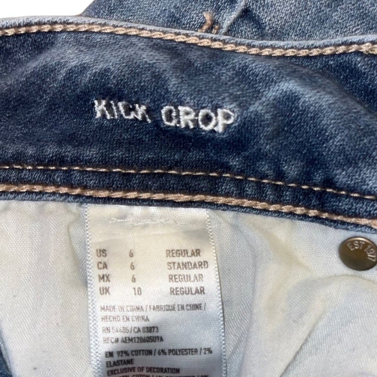 American Eagle Kick Crop Jeans Womens Size 6 Distressed Super Stretch 