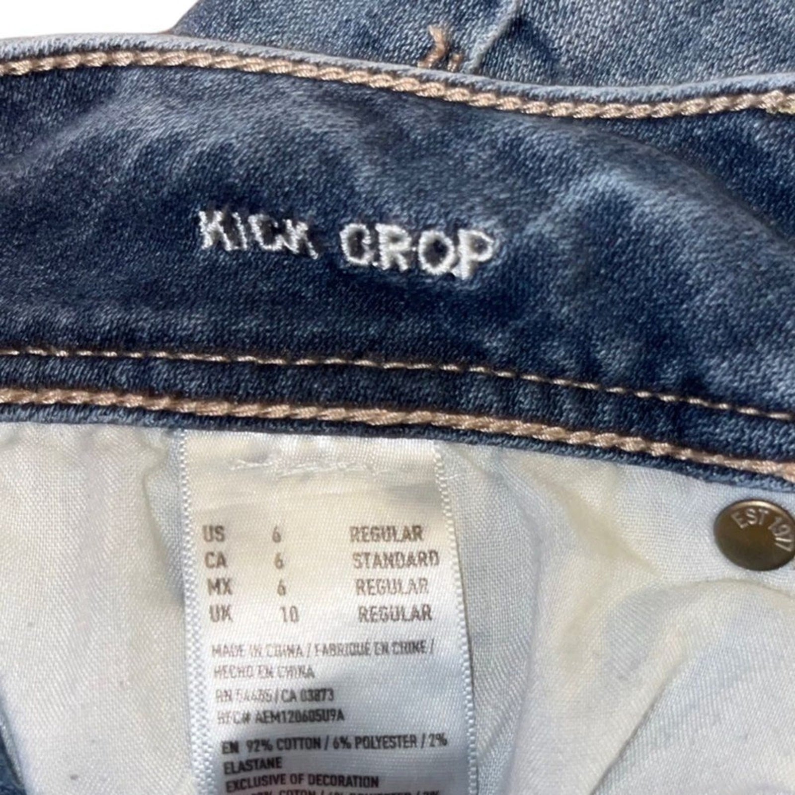 American Eagle Kick Crop Jeans Womens Size 6 Distressed Super Stretch 