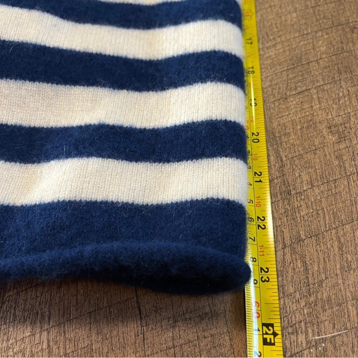 Athleta Backcountry 100% Cashmere Sweater Womens Size XS Blue White Striped Soft
