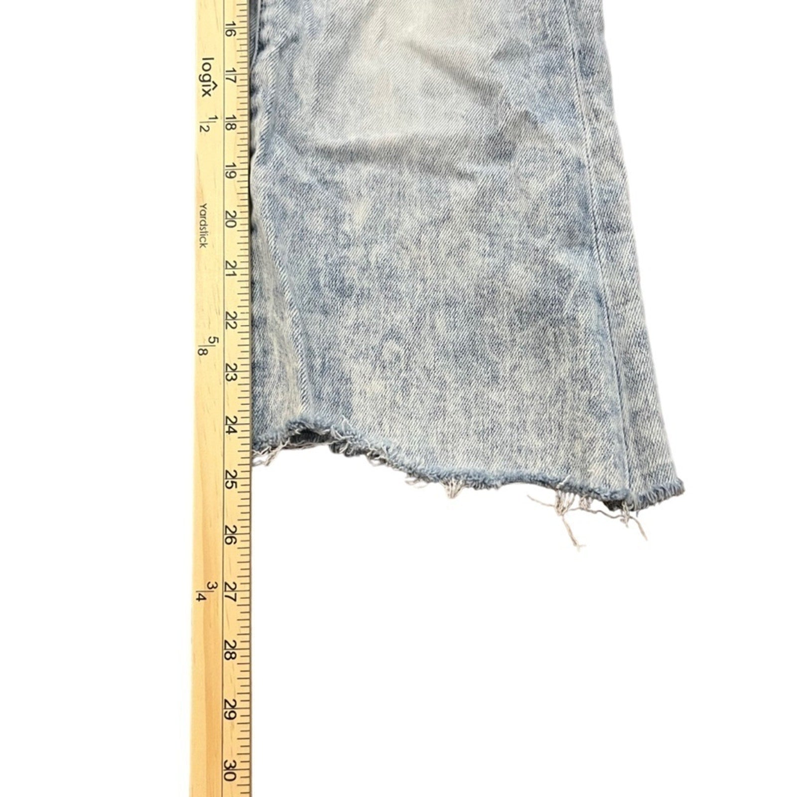 Altar'd State Jeans Womens Size 11 Distressed Frayed Hem Cut Off blue Light Wash