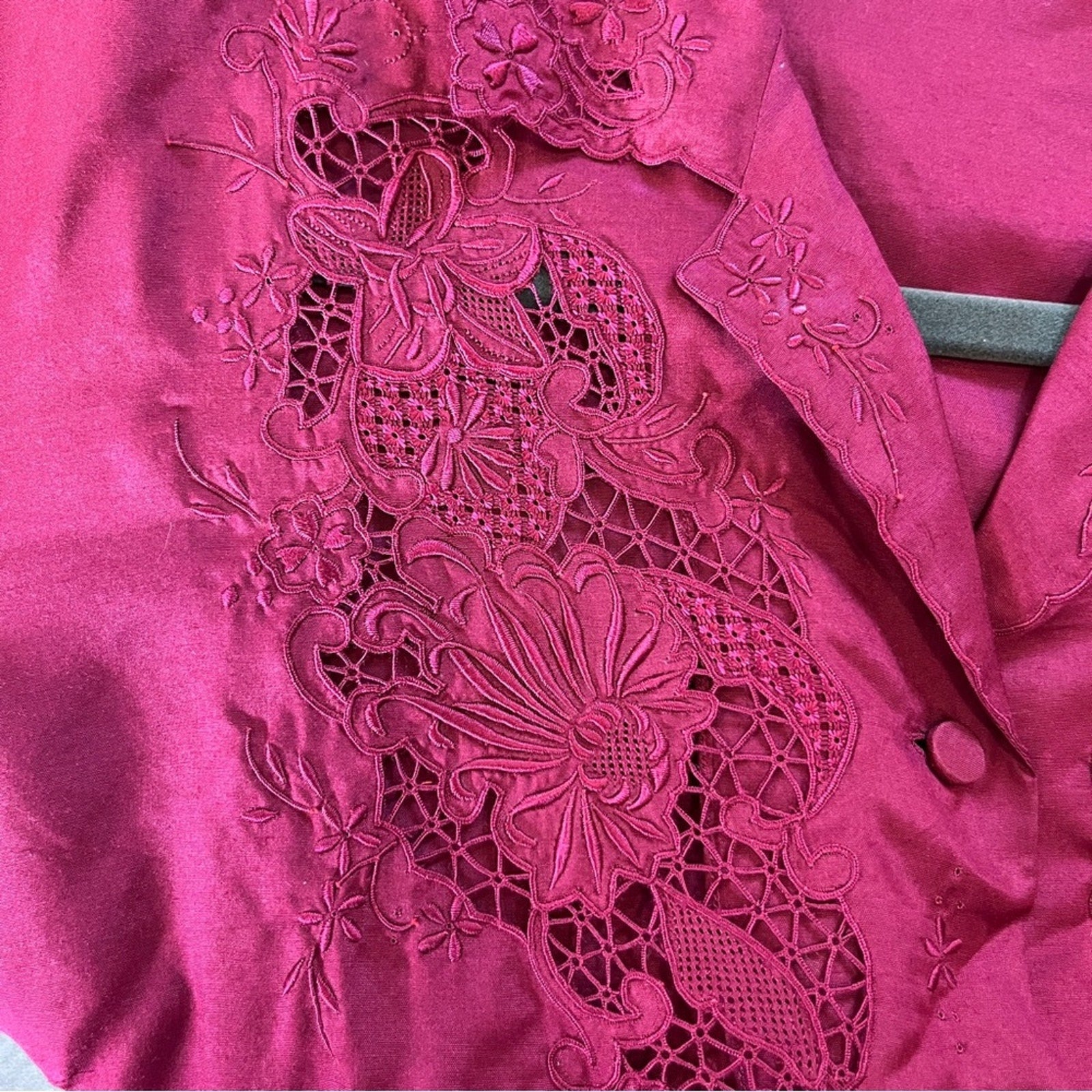 Vintage 100% Chinese Silk Peony Hand Embroidered Dark Red Burgandy Blouse 38