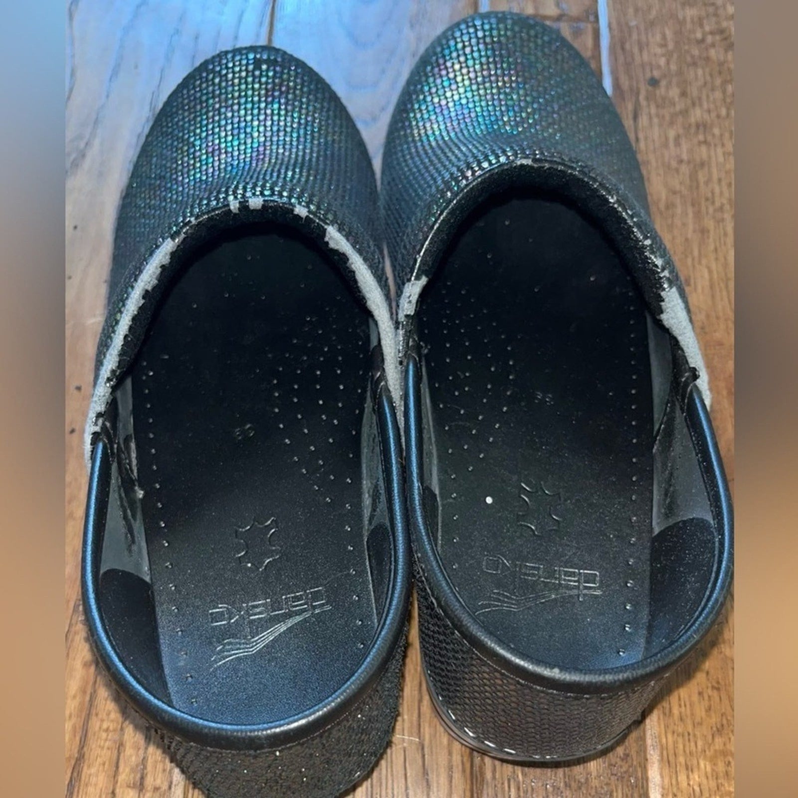 Dansko Holographic Clog Mules Women’s Size 39 Nursing Rainbow Sparkles Tech