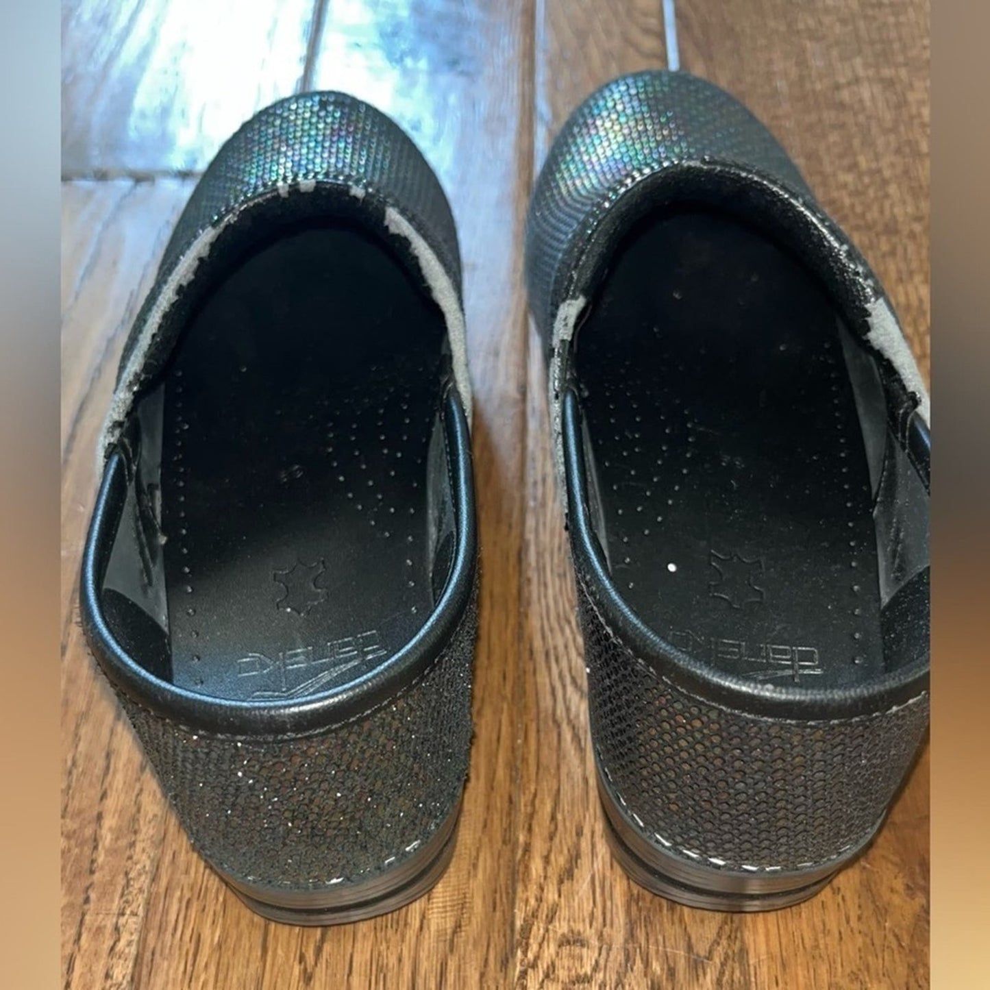 Dansko Holographic Clog Mules Women’s Size 39 Nursing Rainbow Sparkles Tech
