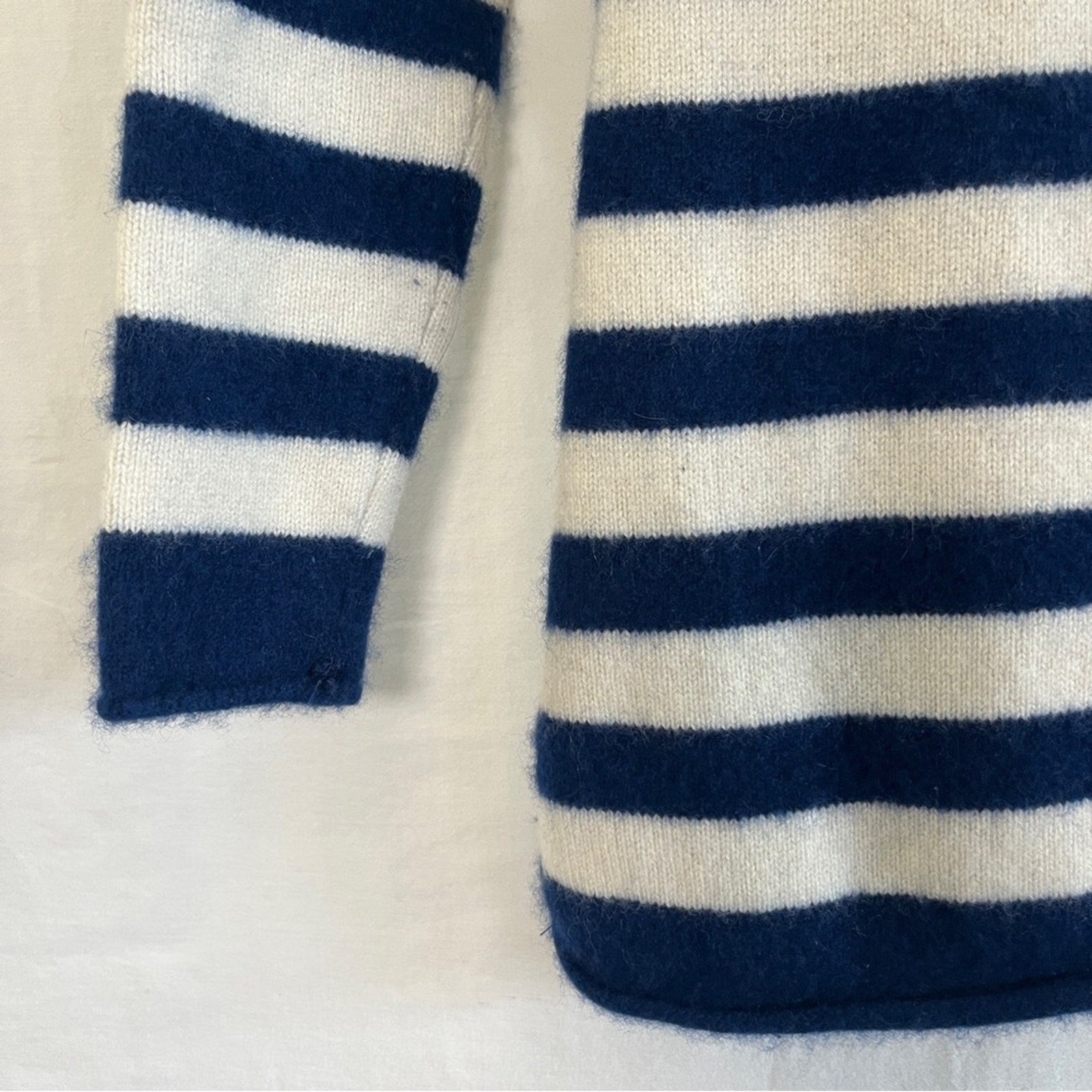Athleta Backcountry 100% Cashmere Sweater Womens Size XS Blue White Striped Soft