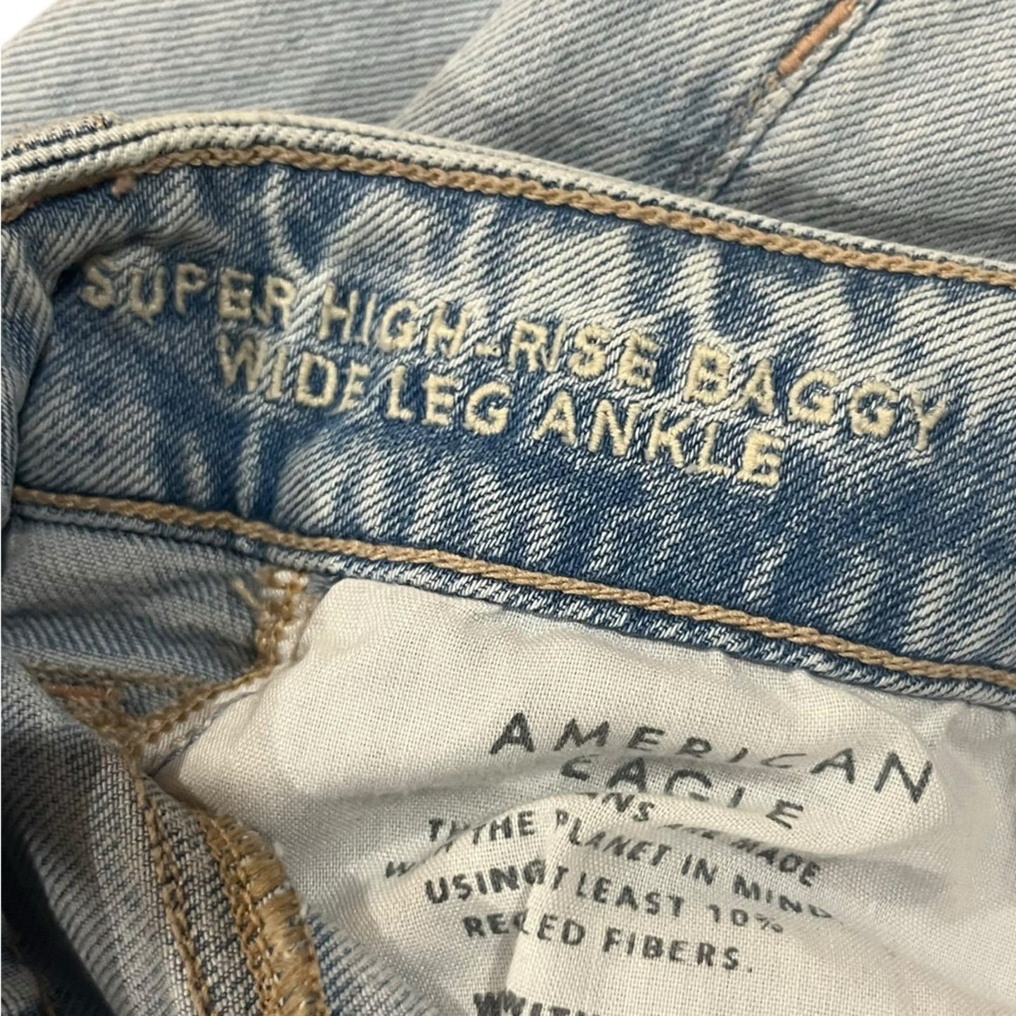 American Eagle Super High Rise Baggy Wide Leg Ankle Light Wash Distressed Sz 00