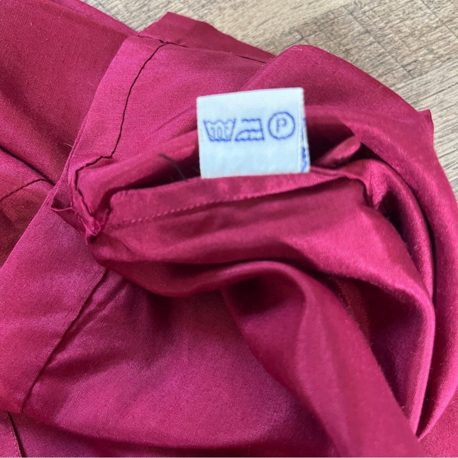 Vintage 100% Chinese Silk Peony Hand Embroidered Dark Red Burgandy Blouse 38